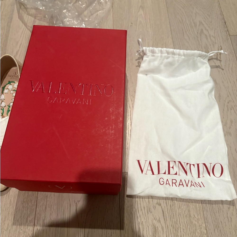 Valentino Women's White Shoes - Picture 2 of 5